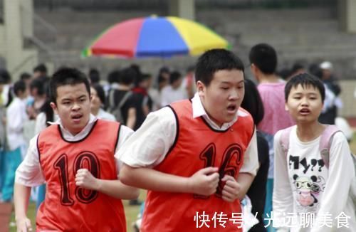 考生|体育老师公认“省力”跑步法,助力学生轻松到终点,考生可参考