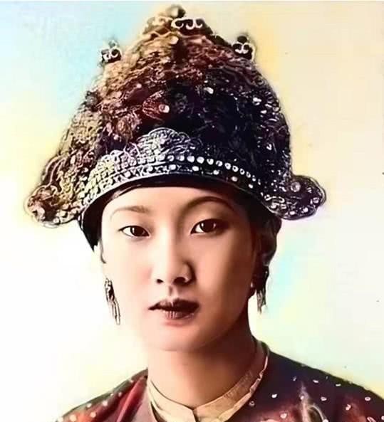 皇后|越南末代皇后南芳真的像照片那么美吗?看完这组照片,你就明白了