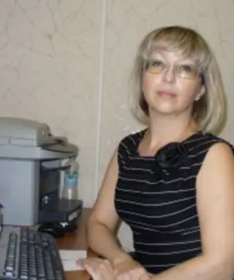 肖像画|一幅被禁的肖像画,收藏家三次退货:仿佛被她盯着,感觉她要复活