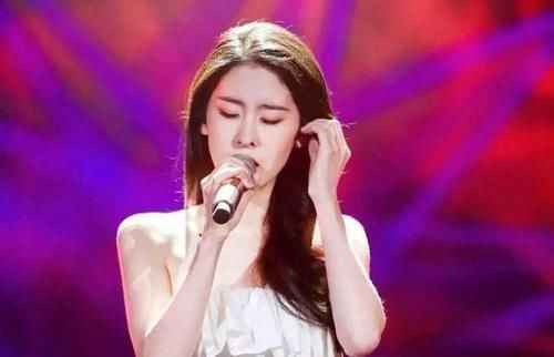 《中国好声音》火了十年，走出无数优秀歌手，现在火的只有他们三