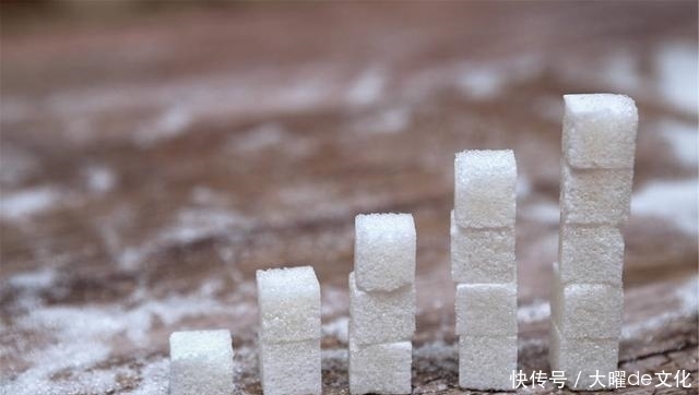 谨记|血脂超标的人，鸡蛋可以吃，但要少碰三物，谨记“四个一”