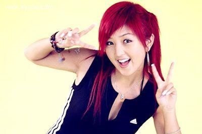 何洁|4个孩子两个爹,哭诉养不起的何洁,前夫才是真悲哀