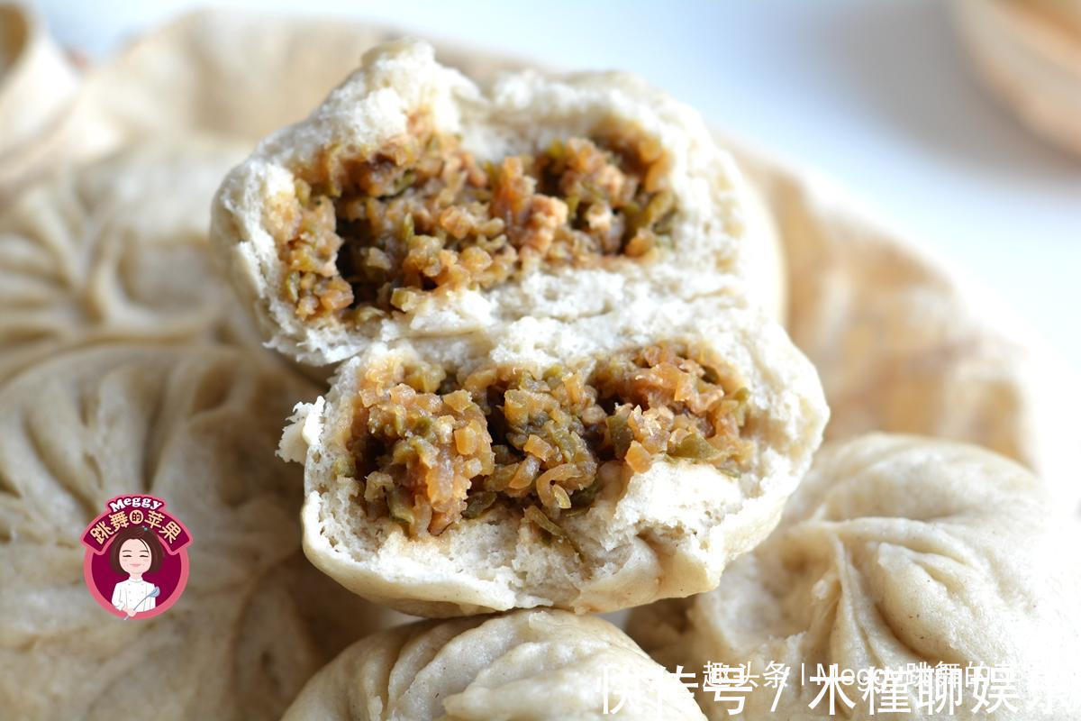 面团|三个萝卜一盆面，蒸出的大包子比肉香，越吃越香！