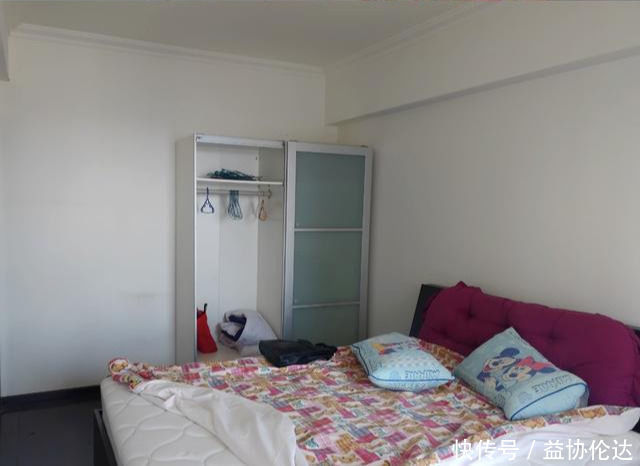卧室|看了她的46㎡小窝,头一回见卧室装两个门,美观又实用,很聪明