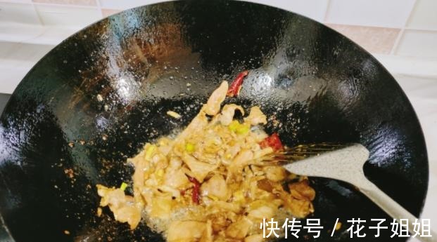 这个菜，天天吃都吃不烦，蛋白质多还有维生素，营养又美味！