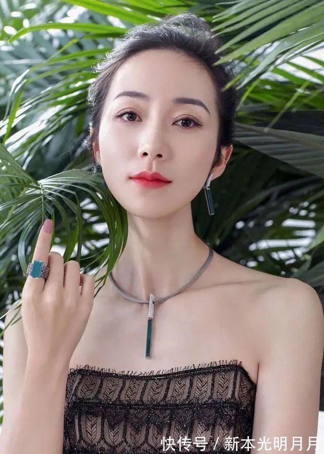 韩雪&韩雪的“瘦金体”可不是写写而已,笔法老练,功夫深厚,让人羡慕