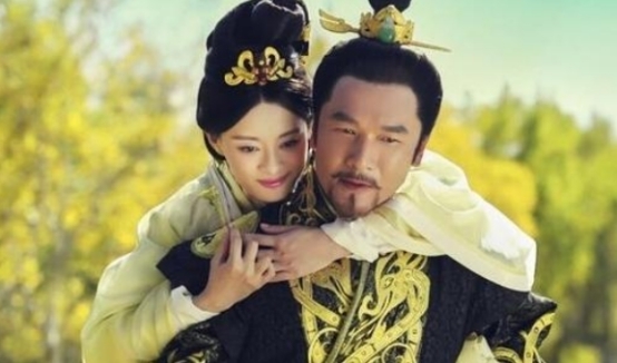 交代|芈月传秦王临死之前交代樗里疾我死后杀了芈月,此女是祸患