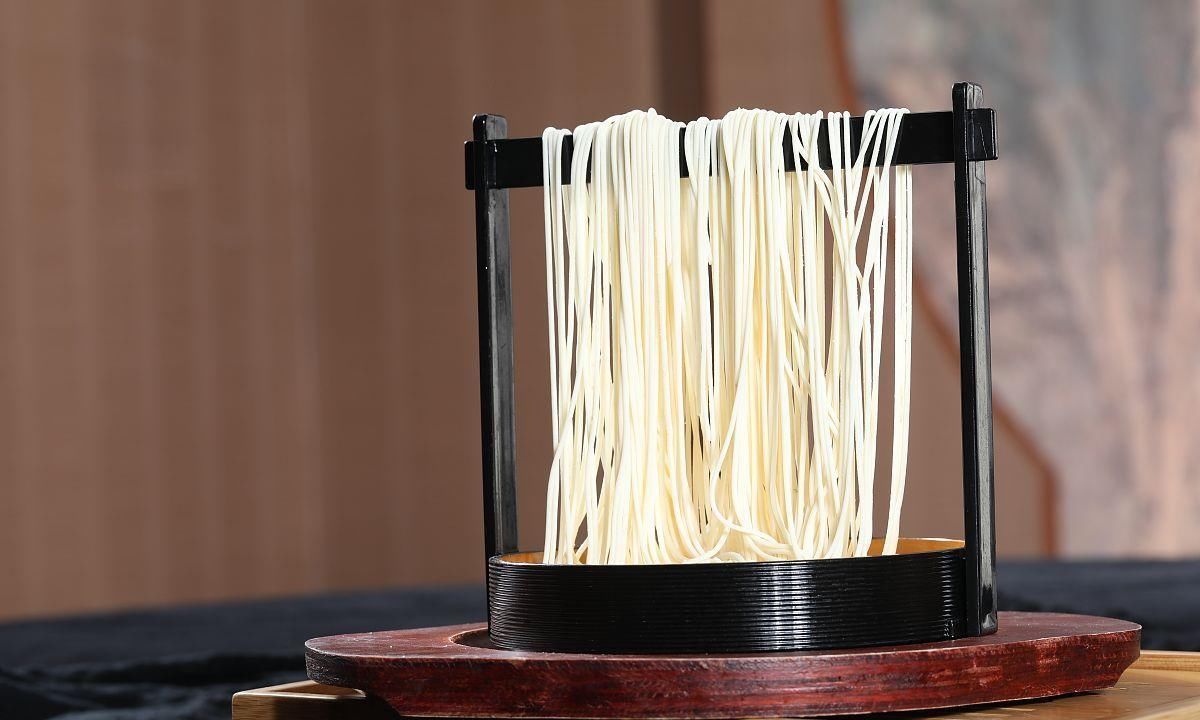 面条|患有高血脂,2种主食劝你少吃,滋养血管,稳定血脂水平