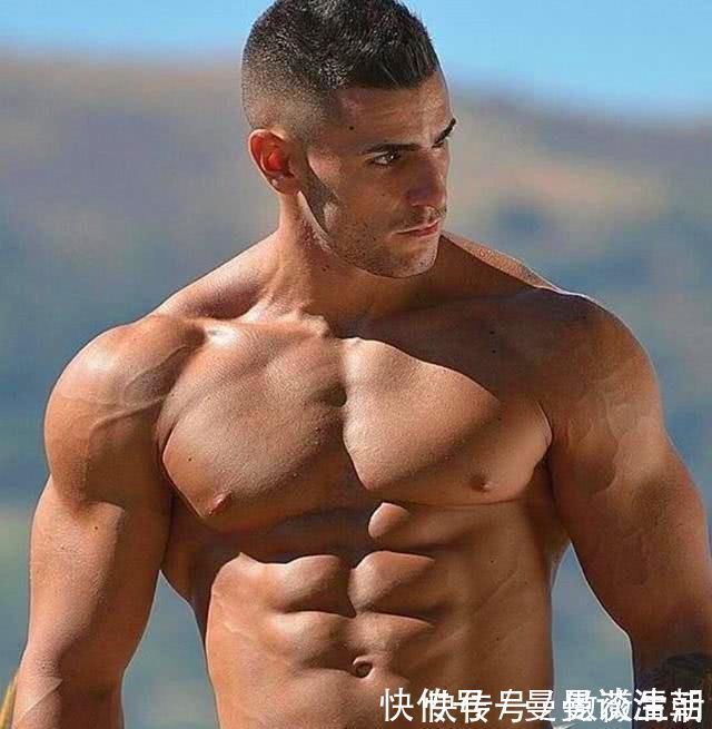 卧姿|都说胸肌上部最难练,从这3个方面,帮你打造饱满的胸型