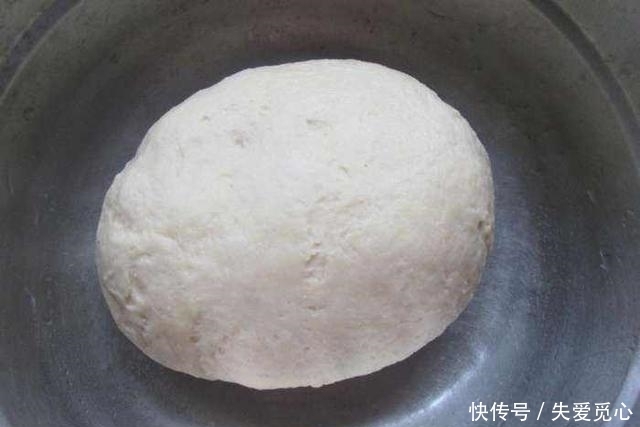 发酵|蒸馒头时,用“它”代替酵母粉,馒头不仅白还松软,吃起来特香甜