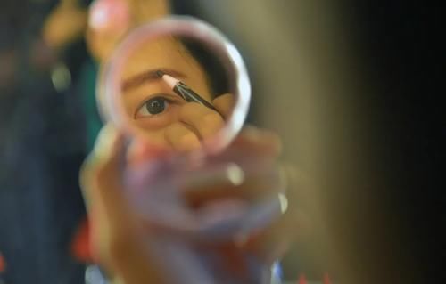 手残党化不出有效妆？了解这三点，提升妆容质感真的一点都不难