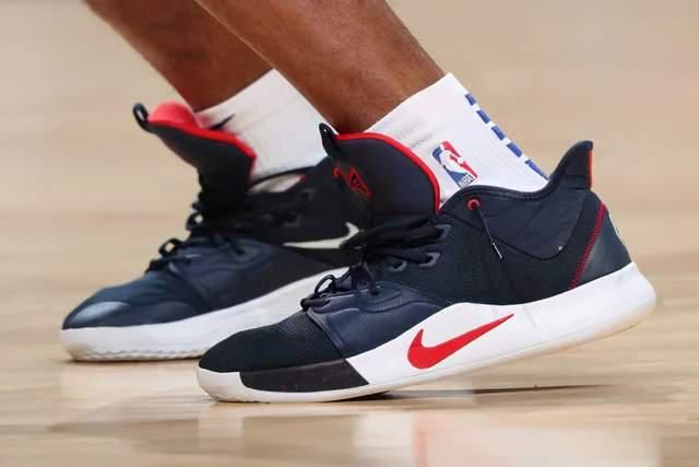 NBA球员上脚：Kobe9全明星配色，范乔丹的闪击7很帅