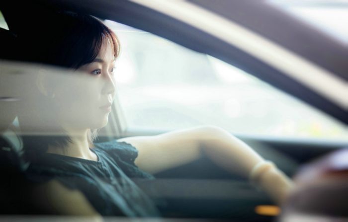 esc女性消费觉醒：精致的悦己，不只于服饰