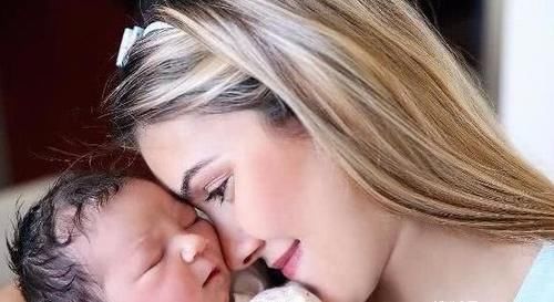 产妇|产后这4个“第一次”,产妇要尽量把握好时间,可不能大意