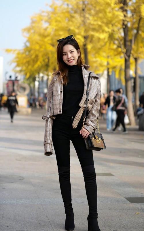 小个子穿衣有窍门，学学这“5种裤装+外套”的穿法，吸睛又显高