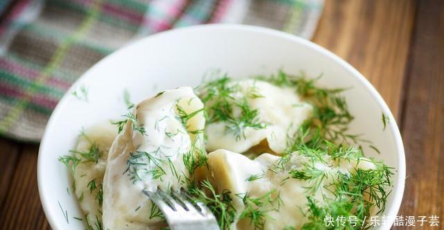 茴香猪肉馅|用茴香包饺子,万不可直接包,多加1步,茴香更翠绿,饺子更鲜香