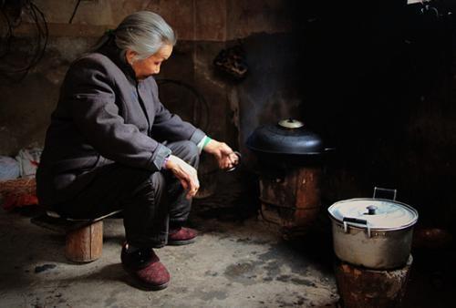 母亲|哪种老人最让子女心寒有3种类型的老人,一个比一个伤透人心