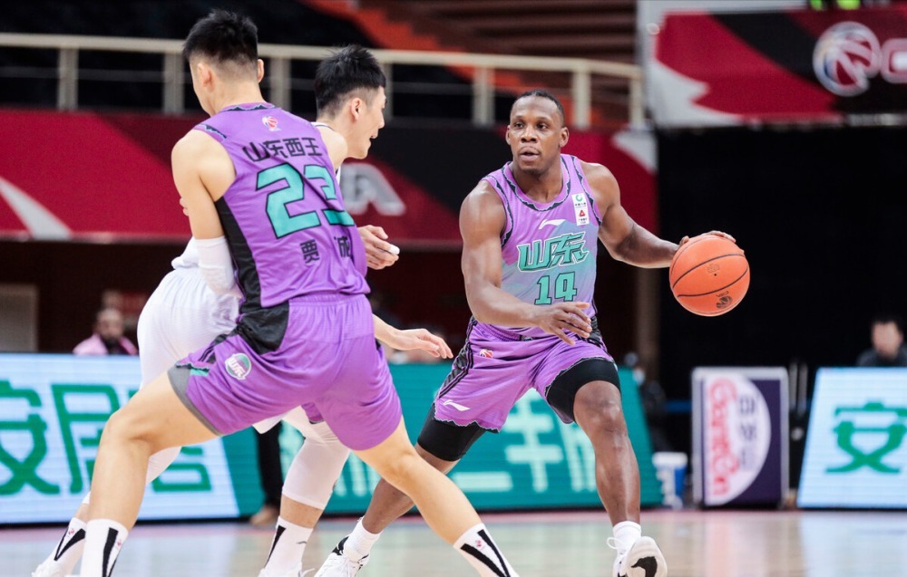 季后赛|CBA得分王真强悍！2场79分13板13助攻，山东男篮有他何愁季后赛