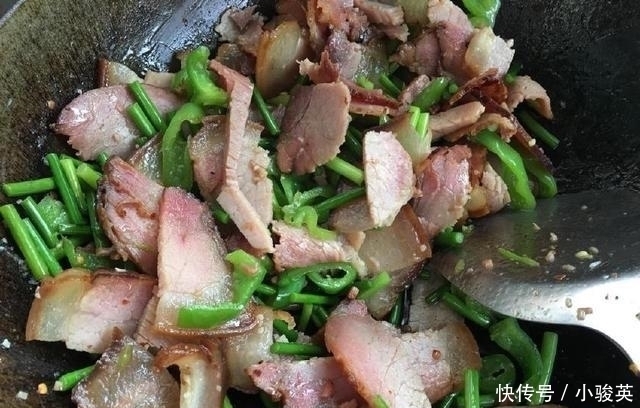 举报|中国人出国晒腊肉,被加拿大邻居举报,网友支招让人捧腹大笑