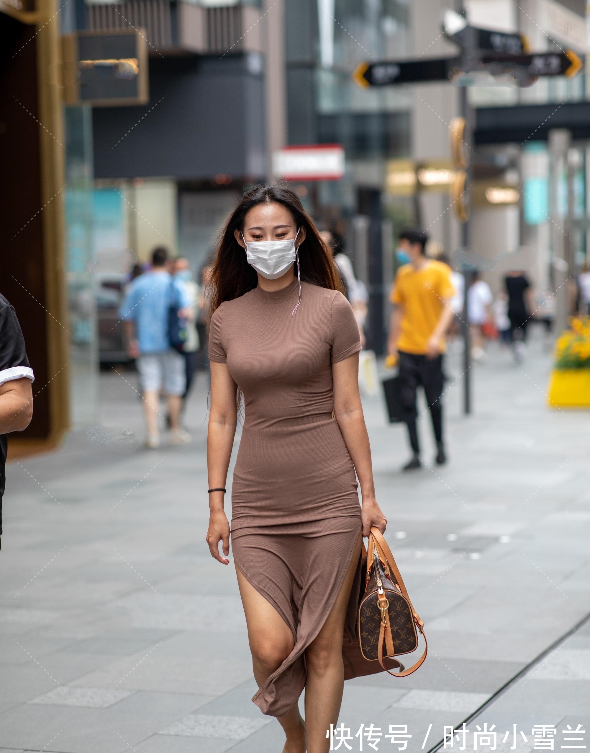 紧身长裙 双开叉高弹性紧身长裙，优雅大气女人味十足的成熟裙装