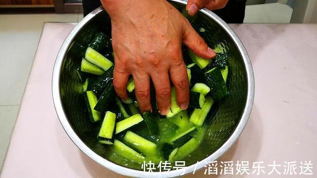 自己腌制的黄瓜总不脆制作时加1步,爽脆更入味耐存放