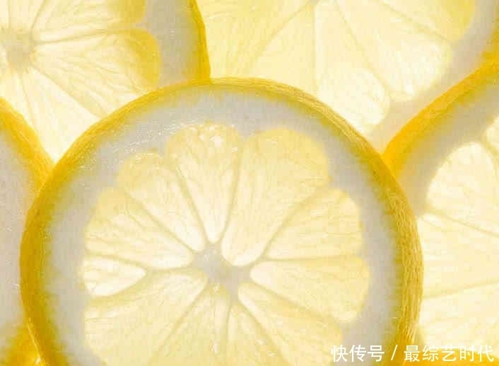 泡水|把“柠檬”泡水喝，用冷水还是热水？一直做错了，难怪喝了没用！