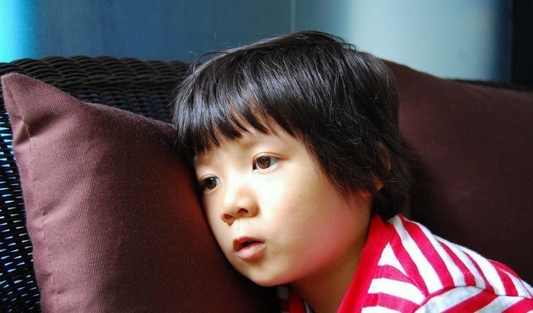 衣服|穿“二手衣服”长大的孩子,长大后承受不了三种压力,原因很现实