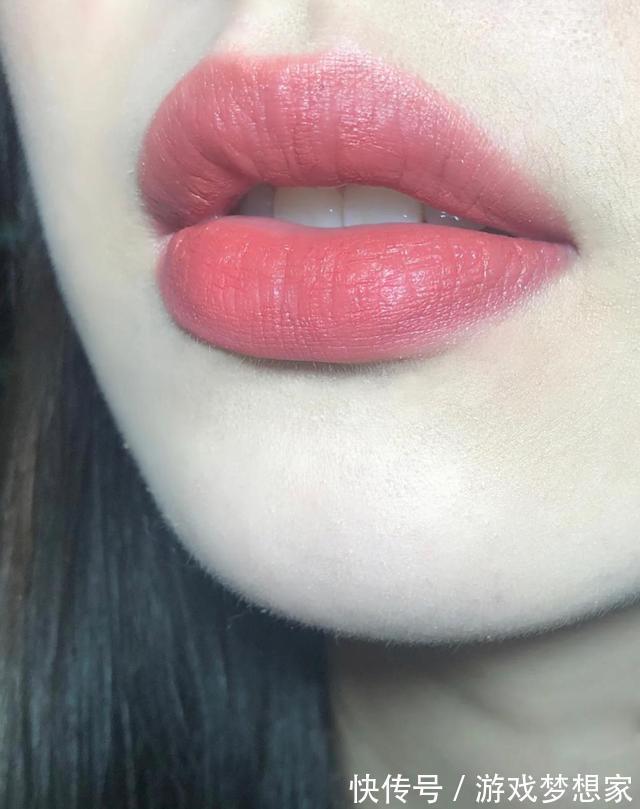 花钰 这些口红颜色薄涂很日常,厚涂很减龄显气质,无论怎么涂都好看!
