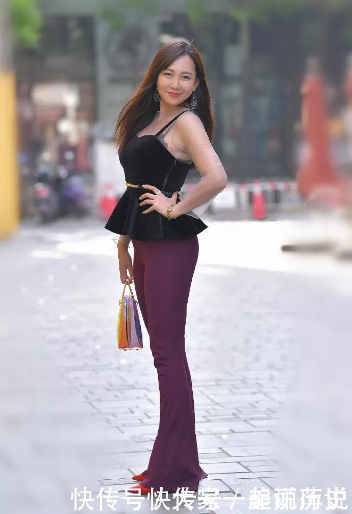 美女街拍高跟鞋搭配短裤,让女生轻松拥有大长腿