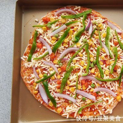 好吃|培根披萨这样做也太好吃了吧！天天吃都不腻