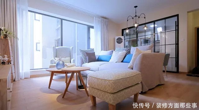 北欧风|85平北欧风二居室客厅落地窗采光好,显得十分舒适