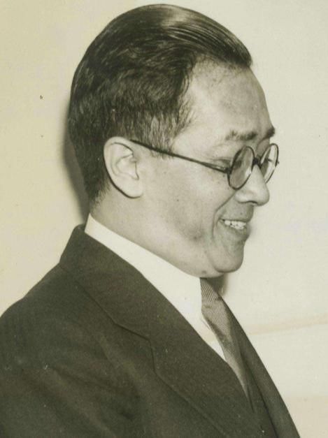 李敖05年捐35万,要求北大立胡适雕像,但是这尊雕像至今未立