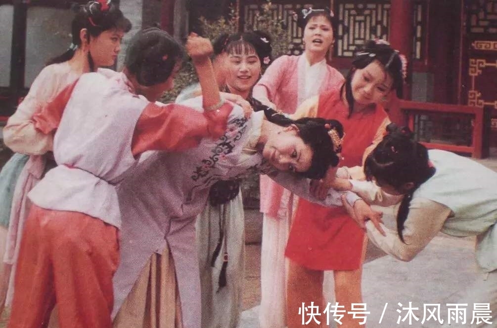 探春@红楼梦:看似憋屈愚蠢的赵姨娘,才是被读者严重低估的宅斗高手!