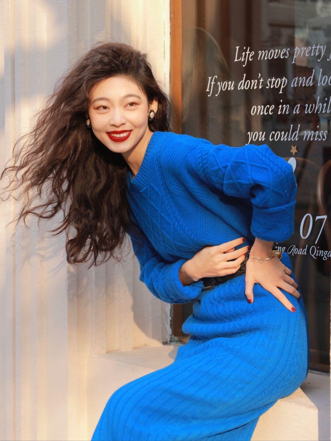 半身裙 冬天怎么把“毛衣”穿出高级感?看看这些搭配,普通人也能驾驭