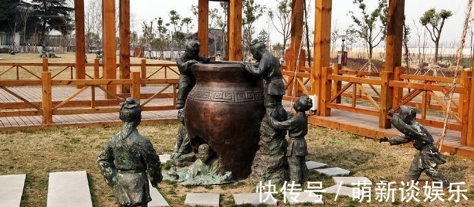 司马光砸缸$司马光砸缸的故事大家耳熟能详,有谁知道,司马光救的人是谁!