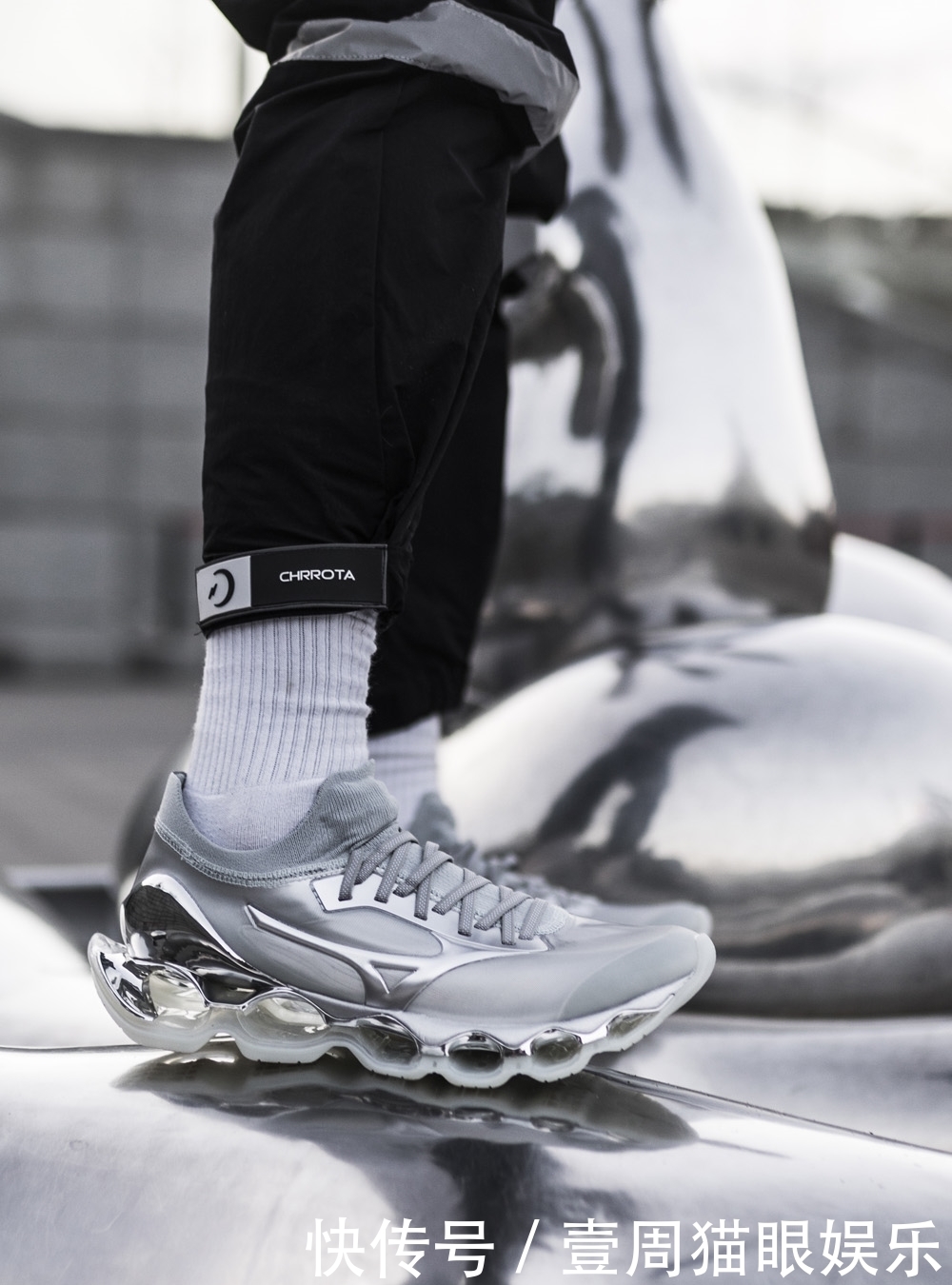 近期「最限量球鞋」就是它!潮流「性感大师」联名