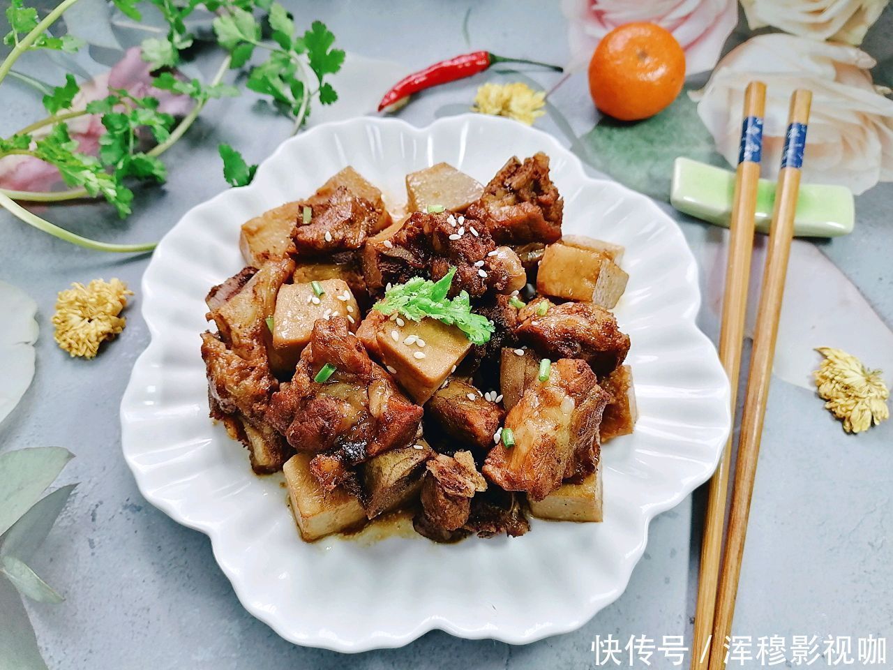 味道|炖排骨别总放土豆,它才是“绝配”,味道鲜美又补水,秋季别错过