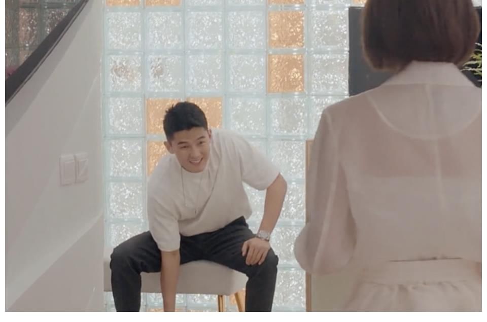 小屋|《心動的信號4》女三裙子太短疑走光，男三脫鞋后不洗手就做飯？