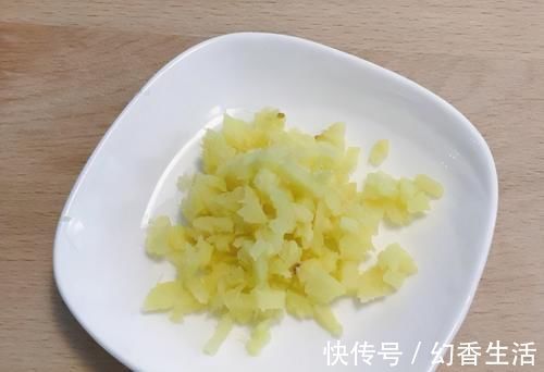 茄子皮|买茄子时,挑直的还是弯的好?多亏70岁菜老农告诫,再也不瞎买了