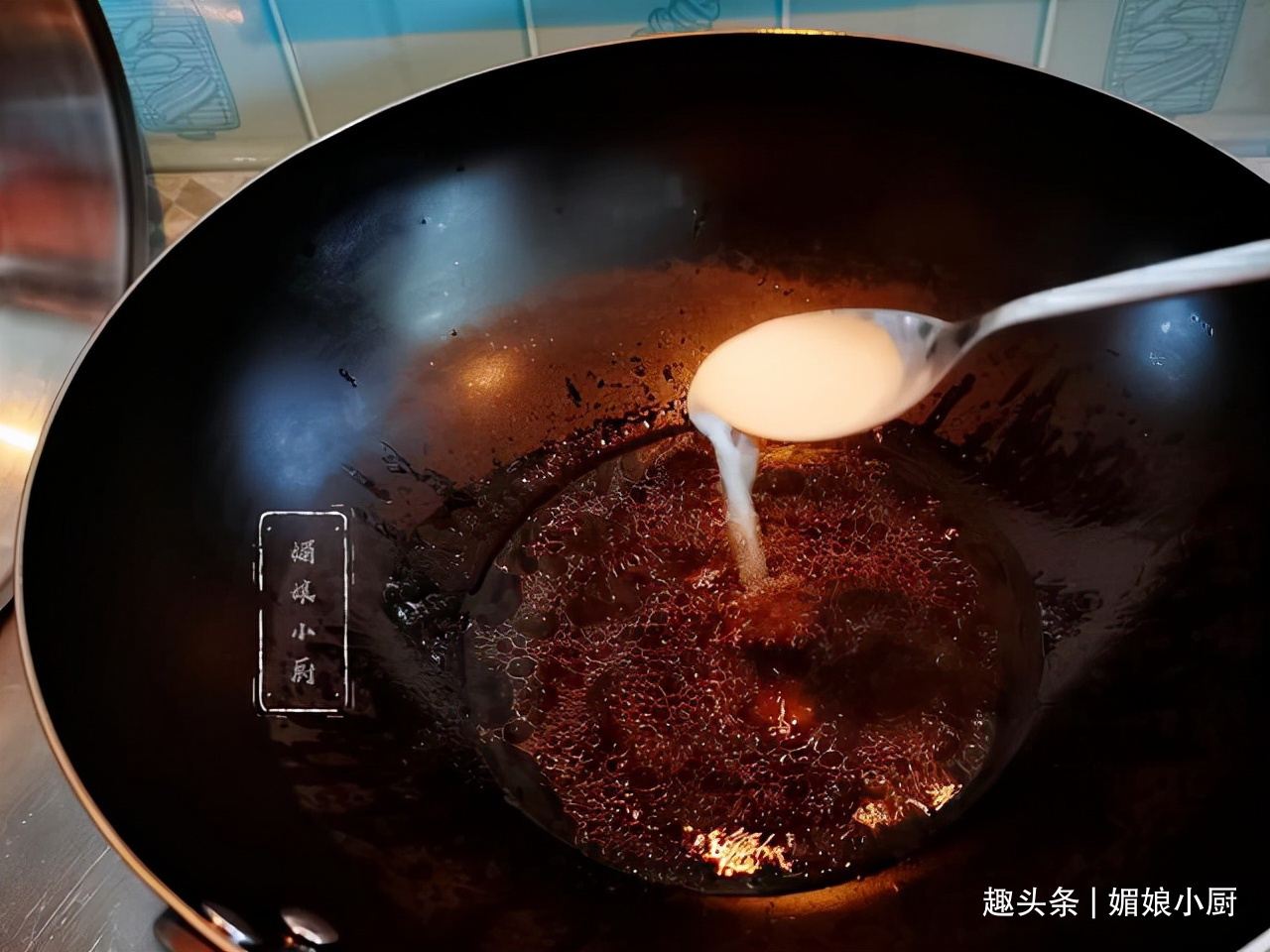 秋天多吃蒸菜不上火，排骨先腌再蒸软烂入味，低脂饮食清香滋润！