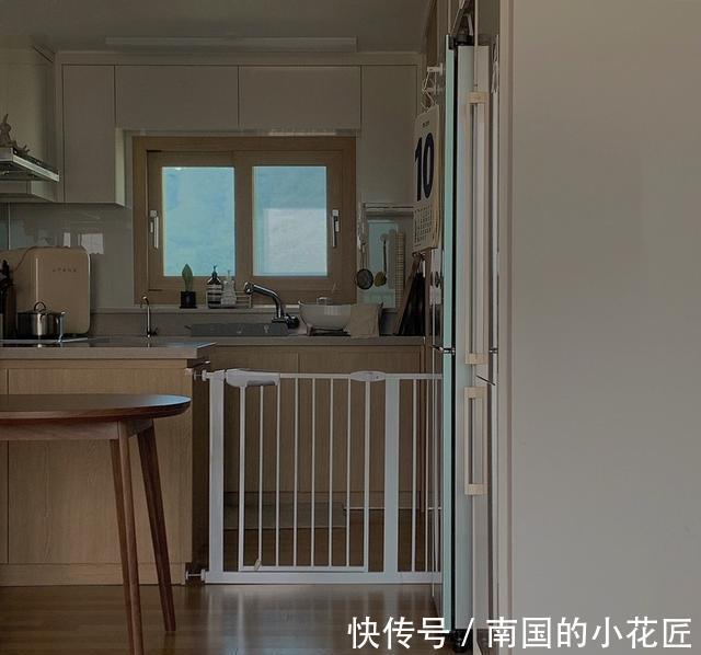 亲子|一家4口的幸福生活:83㎡全屋奶油色,客厅当亲子区都为孩子考虑