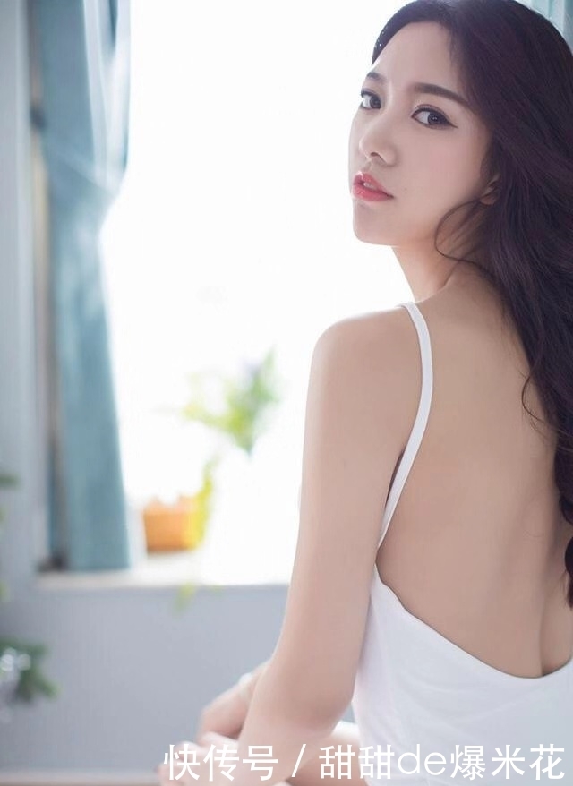 气质高雅|有一种性感叫裸背,气质高雅的小姐姐,散发着迷人的女人味
