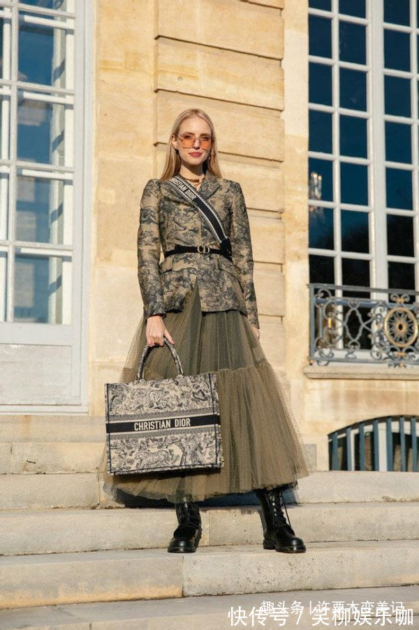 鞋子 女人过了50岁,建议少穿高跟鞋多穿这3种鞋,时髦舒适还百搭