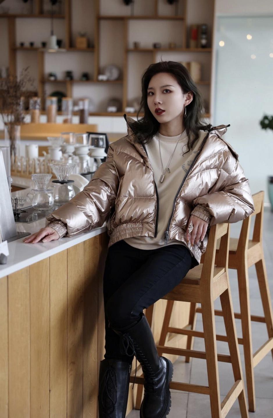 修身牛仔裤|羽绒服才是冬季穿搭的“神”,保暖又时尚,谁都离不开它