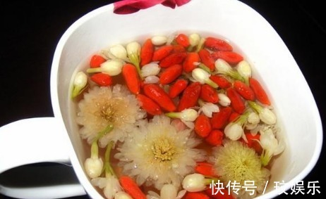补肾|学会菊花泡水的搭配，坚持喝，男人越喝越强壮，女人越喝越漂亮
