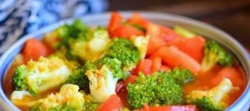 女性不想面色无华,推荐常吃3种食物,肌肤红润,容光焕发!