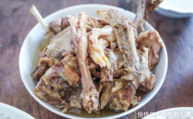 侄女过生日,妈妈早上4点就起床,做了两大桌农家菜,吃嗨了