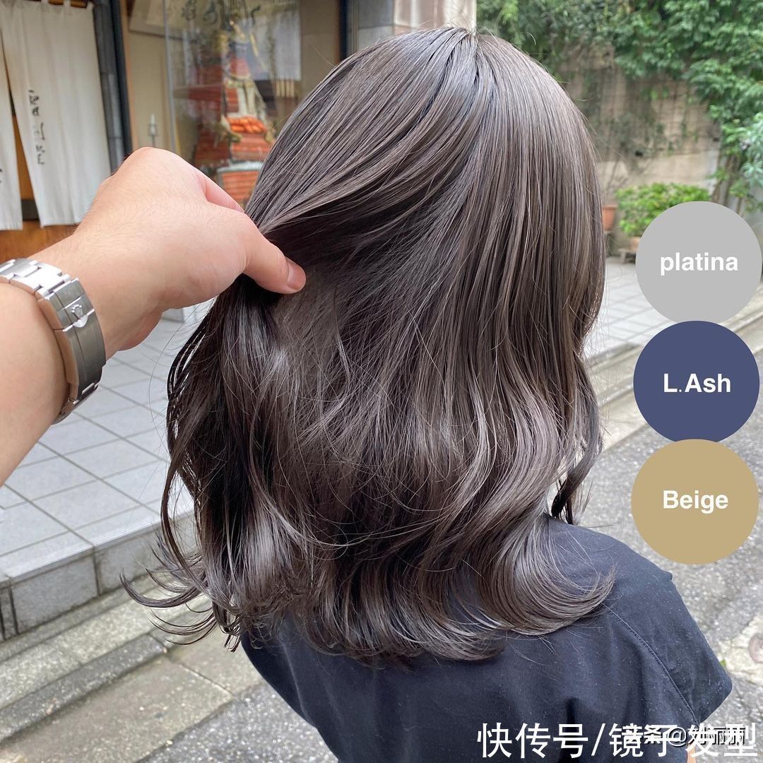 低层次 羊毛卷已过时,今年秋冬发型流行这样整,不夸张很时尚