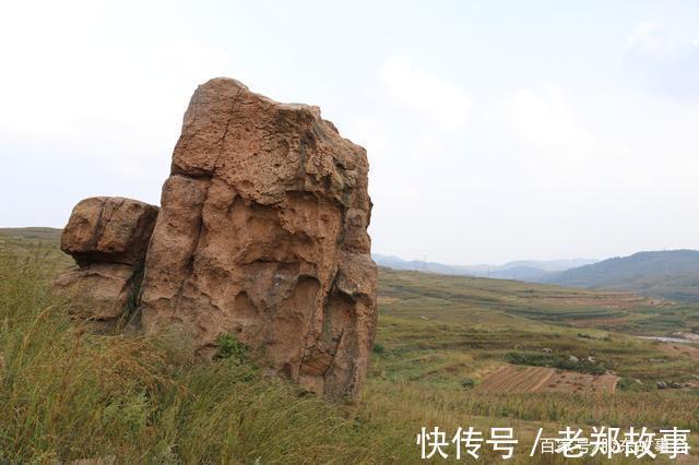 奇景|组图海阳东村街道阎家庄有一道奇景，是座“天然石门”