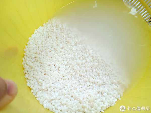 原来米糕这么简单！1杯牛奶2杯米，一拌一蒸就搞定，好吃到停不下